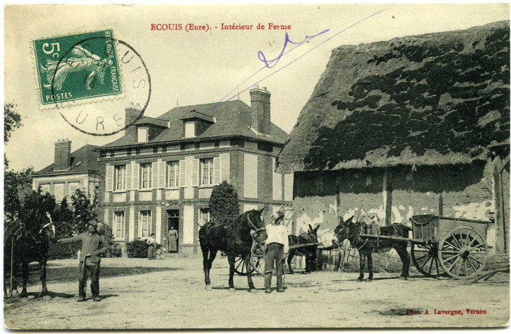 Ecouis. Intérieur de Ferme.