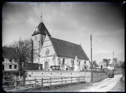 Vue générale de l'église de Vatteville (Eure).