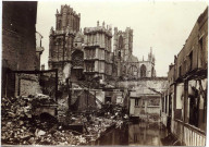 Evreux-Ville. La Cathédrale et l'Iton après les bombardements.