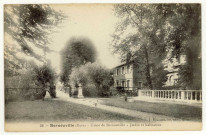 Bernouville. Usine de Bernouville- Jardin et habitation.