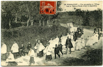 Divers. En Normandie - Une procession au Village - Curé et Maitre d'Ecole avant la séparation.