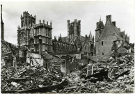 Evreux-Ville. La Cathédrale - L'Évêché en 1940.