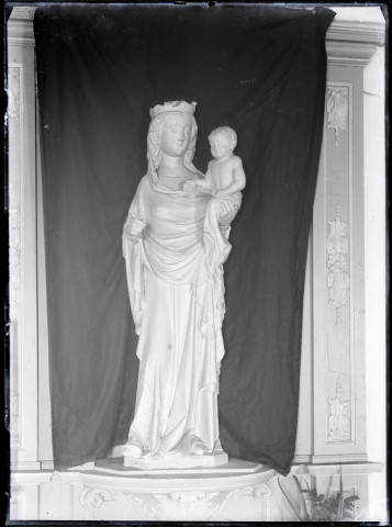 Statue de Vierge à l'enfant de l'église Saint-Clair de Sancourt (Eure).