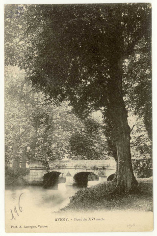 Dampsmesnil. Aveny Pont du XVe siècle.