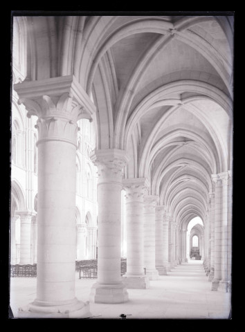 Déambulatoire de la cathédrale Notre-Dame de Laon (Aisne).