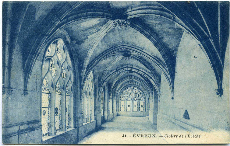 Evreux-Ville. Cloître de L'Évêché.