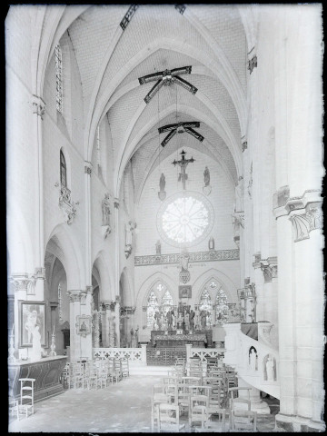 Vue sur les collections d'art religieux du comte de Reiset, dans la nef de l'ancienne église abbatiale du Breuil-Benoît, sur la commune de Marcilly-sur-Eure (Eure)