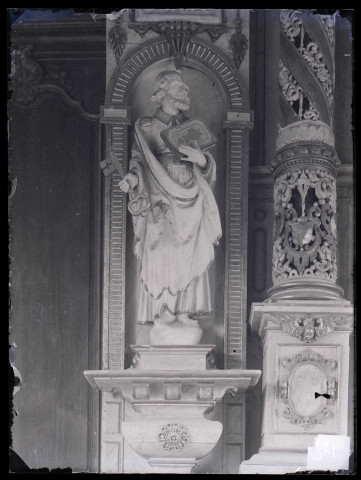 Église de Bernienville (Eure), statue de Saint-Pierre.