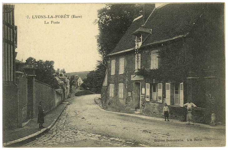 Lyons-la-Forêt. La Poste.