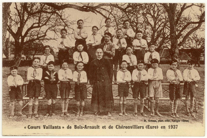 Bois-Arnault. Coeurs Vaillants de Bois-Arnault et de Chéronvilliers en 1937.
