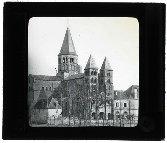 Basilique du Sacré-Cœur de Paray-le-Monial (Saône-et-Loire), ensemble, vue de l'ouest.