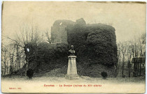 Conches-en-Ouche. Le Donjon (Ruines du XII Siècle).