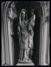 Église d'Aubevoye (Eure), retable latéral nord, statue de la Vierge à l'enfant dite Notre-Dame d'Aubevoye.