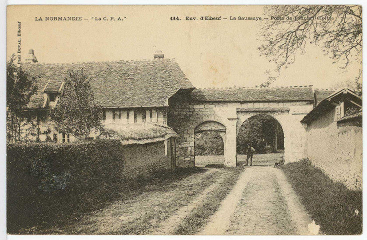 Saussaye (La). Porte de l'ancien Cloître.