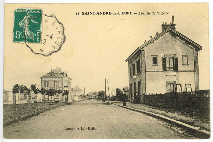 Saint-André-de-l'Eure. Avenue de la Gare.