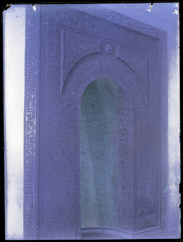 Mihrab en bois d'une des mosquées d'Alep (Syrie).