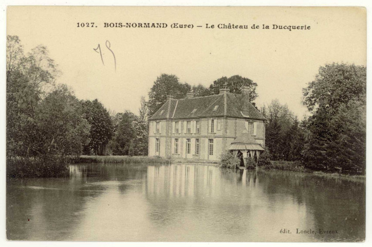 Bois-Normand-près-Lyre. Le Château de la Ducquerie.