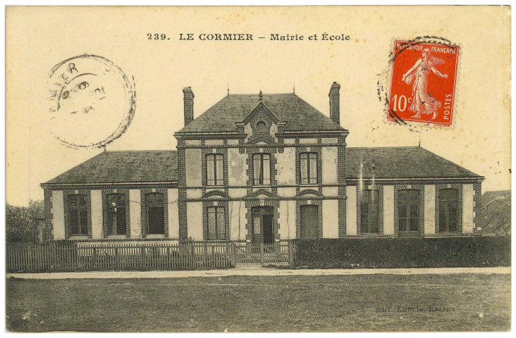 Martainville-du-Cormier. Mairie et Ecole.
