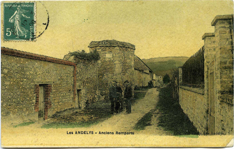 Andelys (Les). Anciens remparts.