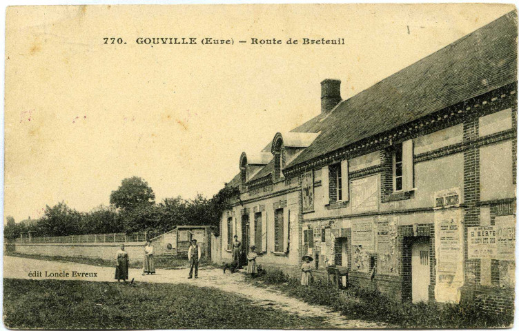 Gouville. Route de Breteuil.