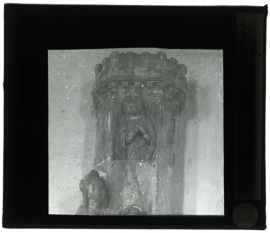 Église de Bosc-Bénard-Crescy (Eure), statue de Sainte-Avoye.