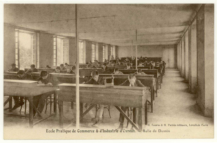 Evreux-Ville. Ecole Pratique de Commerce et d'Industrie d'Evreux-Salle de Dessin.
