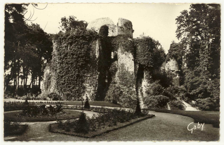 Conches-en-Ouche. Le Donjon-Jardins de l'Hôtel de Ville.
