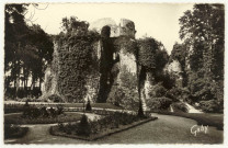 Conches-en-Ouche. Le Donjon-Jardins de l'Hôtel de Ville.