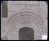 Église de La Trinité-de-Thouberville (Eure), portail roman.