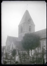 Vue d'ensemble de l'église et du cimetière de Pitres (Eure).