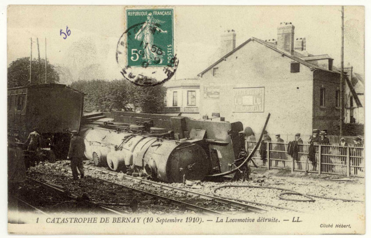 Bernay. Catastrophe de Bernay (10 septembre 1910)- La Locomotive détruite.