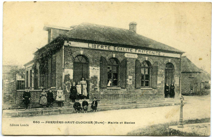 Ferrières-Haut-Clocher. Mairie et Écoles.