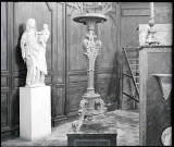Porte bouquet d'autel et statue de Sainte-Anne de l'église Notre-Dame d'Écouis (Eure).