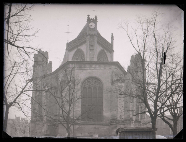 Église du Neubourg (Eure), chevet et clocher.