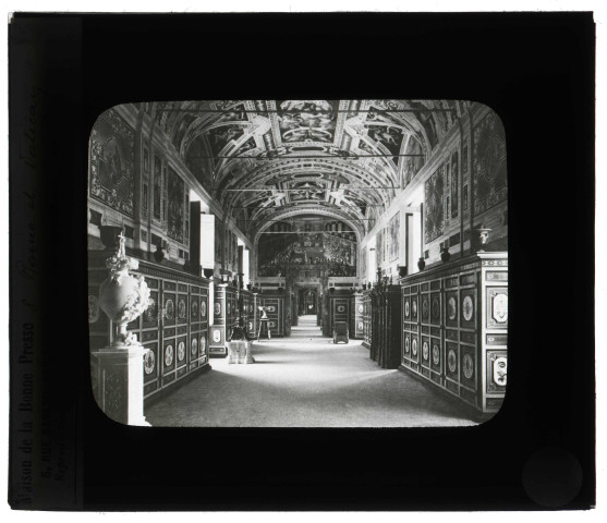 Grande galerie de la bibliothèque du Vatican.