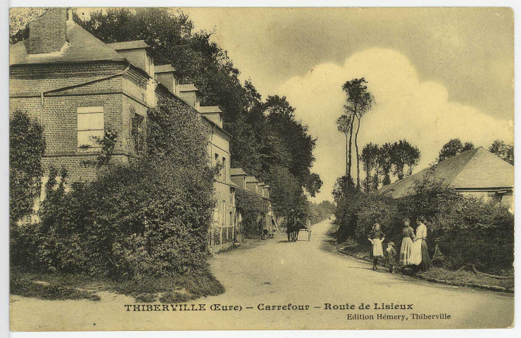 Thiberville. Carrefour - Route de Lisieux.