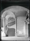 Escalier intérieur de l'abbaye Notre-Dame de Fontenelle de Saint-Wandrille-Rançon (Seine-Maritime).