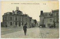 Vernon-Ville. La Place d'Evreux et la Poste.