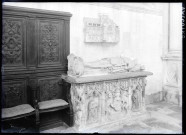 Tombeau de la Chapelle de la Vierge de l'ancienne abbaye de Valmont (Seine-Maritime).
