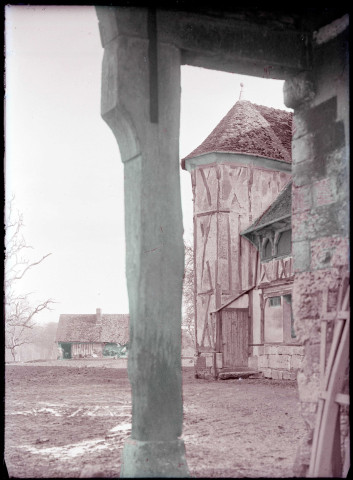 Angle du manoir-ferme du Mesnil-Jourdain (Eure).