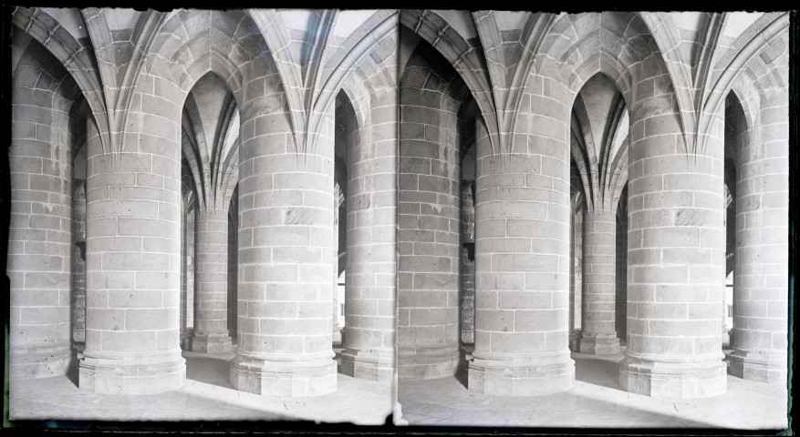 Abbaye du Mont-Saint-Michel (Manche), crypte des Gros-Piliers.