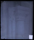 Église de la Sainte-Trinité à La Trinité-de-Thouberville (Eure), chapiteaux.