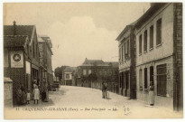 Criquebeuf-sur-Seine. Rue Principale.