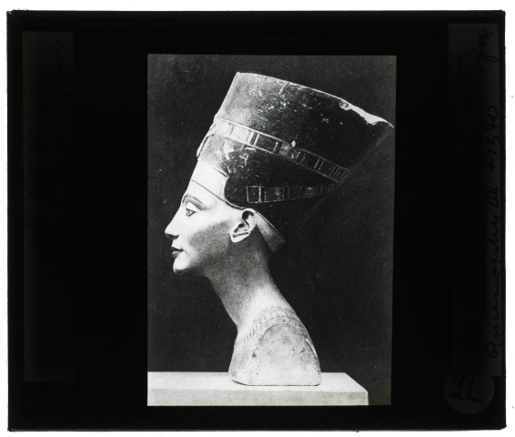 Musée de Berlin (Allemagne), buste de la reine Néfertiti.