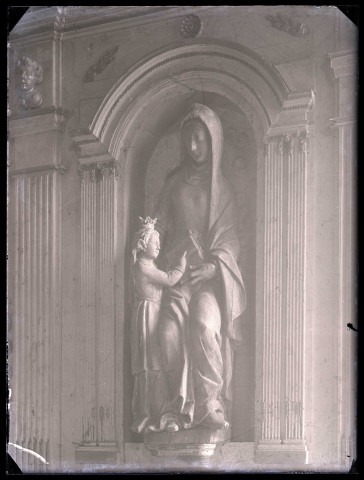 Église de Saint-Cyr-de-Salerne (Eure), statue de Vierge à l'enfant.