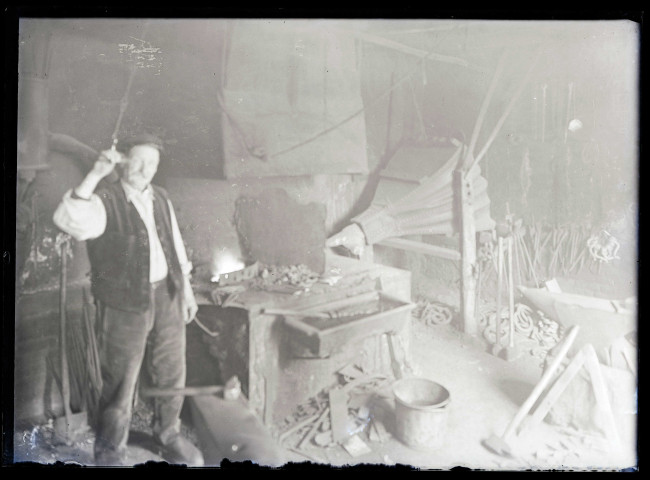 Atelier d'un ferronnier.