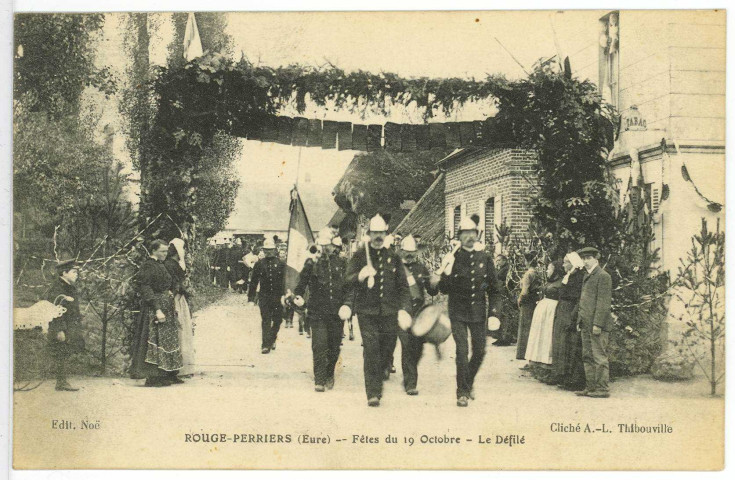 Rouge-Perriers. Fêtes du 19 Octobre 1913 - Le Défilé.