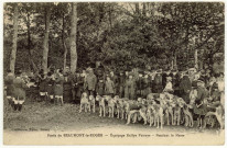 Beaumont-le-Roger. Forêt de Beaumont-le-Roger- Equipage Rallye-Puisaye- Pendant la Messe.