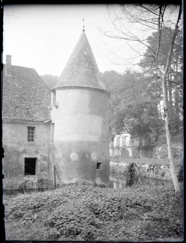 Douves de château. (Idem 2962).