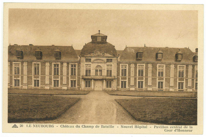 Sainte-Opportune-du-Bosc. Château du Champ-de-Bataille - Nouvel Hôpital - Pavillon central de la Cour d'Honneur.